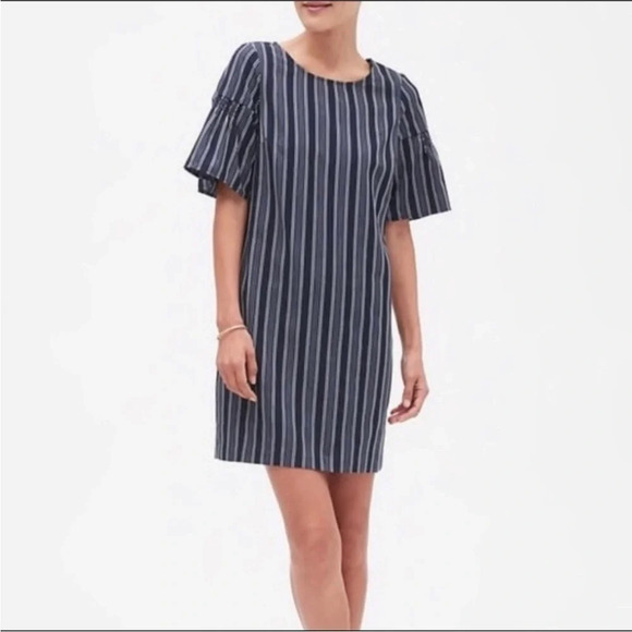 Banana Republic - Size 2 Navy blue/gray/white striped dress flutter sleeve - Picture 1 of 9